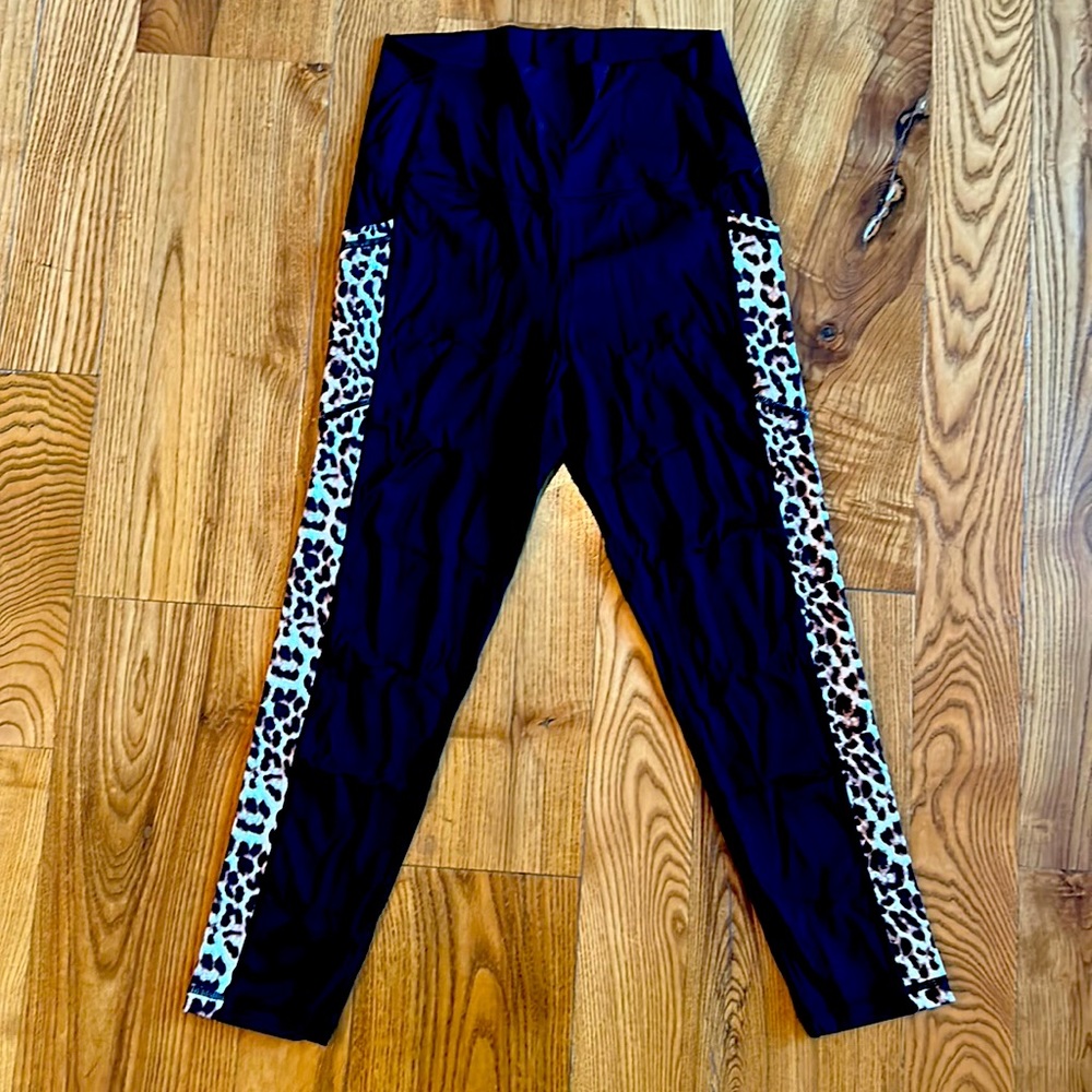 ZYIA Leopard Leggings